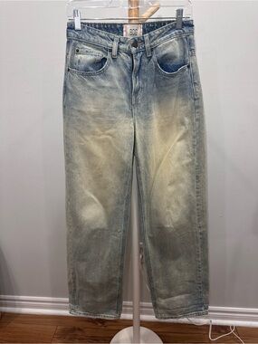 BDG Light Wash Baggy Tapered Jeans - Faded Blue Urban Outfitters Size 25